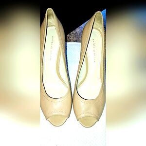 Ladies Antonio Melanie Dress Shoes 8.5 Peep Toe Leather Upper Wood Heel